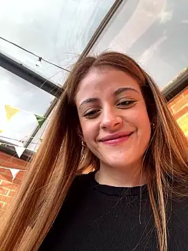 alana15 online show from April 2026 09:48:02 PM