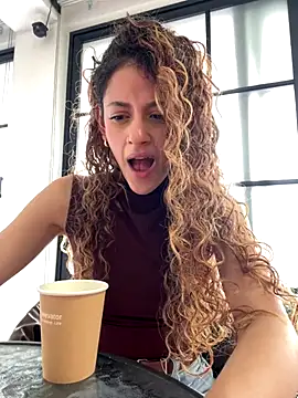 Snapshot of alana15 chatting on November 2025 08:24:01 PM alana15 online show from November 2025 08:24:01 PM