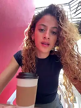 alana15 online show from April 2026 09:49:01 PM