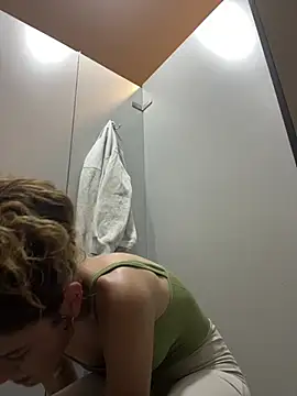 alana15 online show from February 2025 10:32:01 PM
