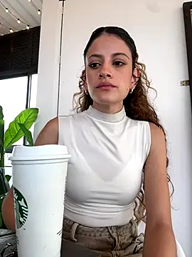 Snapshot of alana15 chatting on December 2025 09:14:02 PM alana15 online show from December 2025 09:14:02 PM