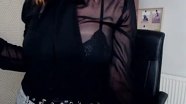 Snapshot of KayaMagic chatting on October 2025 06:05:01 PM KayaMagic online show from October 2025 06:05:01 PM