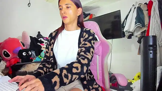 Lawrncesofiets online show from November 2025 04:23:01 PM