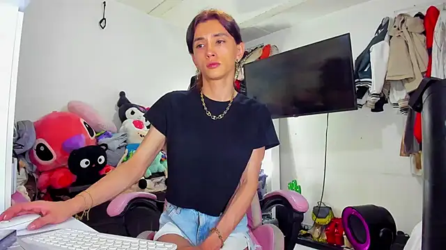 Lawrncesofiets online show from October 2025 07:35:01 PM