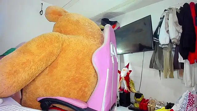 Lawrncesofiets online show from November 2025 04:22:01 PM