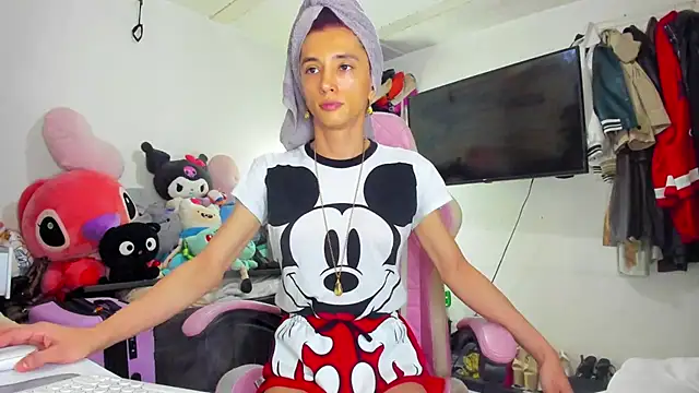 Lawrncesofiets online show from November 2025 08:46:02 PM