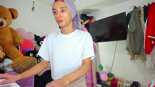 Lawrncesofiets online show from November 2025 02:21:01 PM