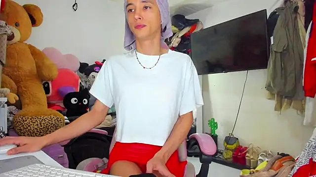 Lawrncesofiets online show from November 2025 05:28:01 PM