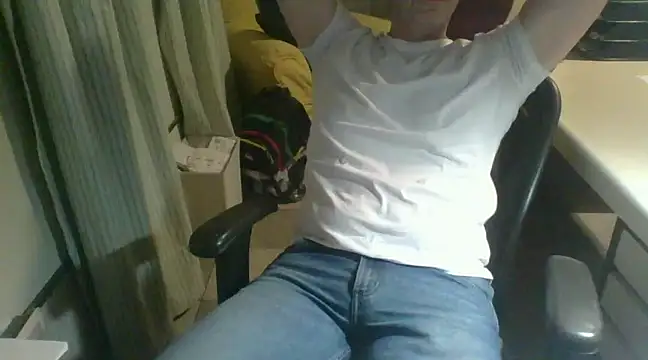 Snapshot of mariohurt101 chatting on January 2025 08:50:01 PM mariohurt101 online show from January 2025 08:50:01 PM