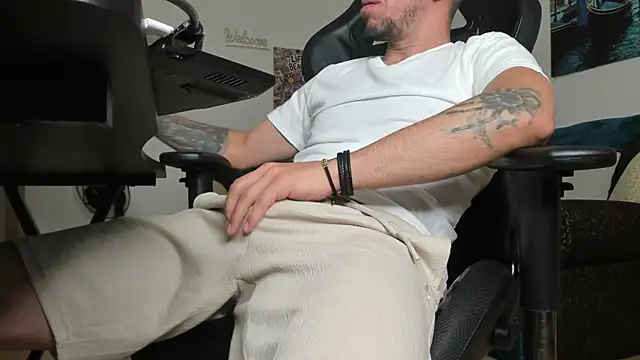 Snapshot of marioslim chatting on July 2026 05:52:02 AM marioslim online show from July 2026 05:52:02 AM