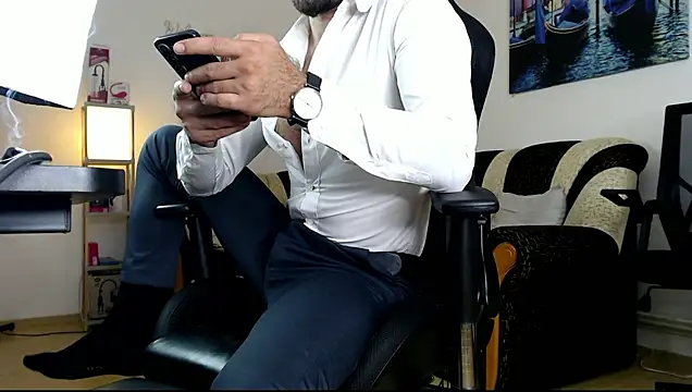 Snapshot of marioslim chatting on June 2026 06:18:02 AM marioslim online show from June 2026 06:18:02 AM