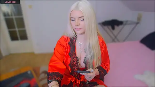 Snapshot of ParadiseRose chatting on January 2025 03:39:01 AM ParadiseRose online show from January 2025 03:39:01 AM