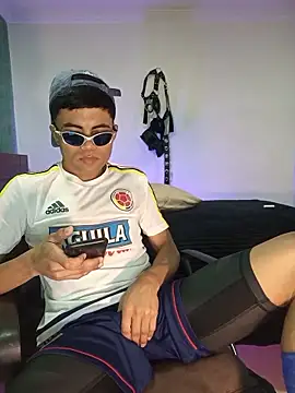 pinedasex777 online show from November 2025 10:19:02 AM