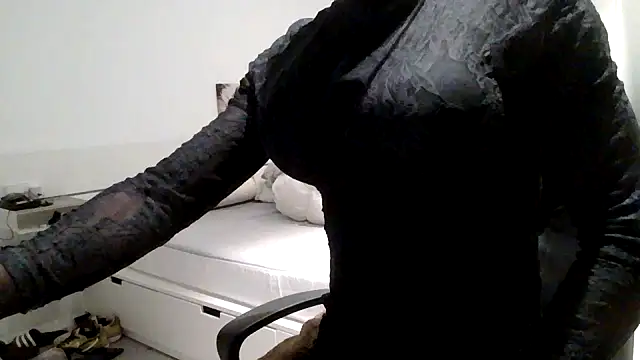 pocker498 online show from November 2025 06:14:01 AM