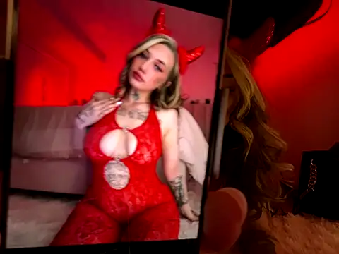 Snapshot of chloetease chatting on November 2025 04:41:01 AM chloetease online show from November 2025 04:41:01 AM