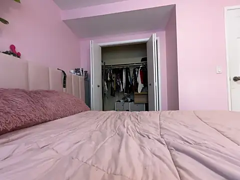 Snapshot of chloetease chatting on November 2025 04:56:02 PM chloetease online show from November 2025 04:56:02 PM