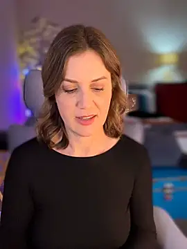 MaiseKnox online show from May 2026 10:24:01 PM