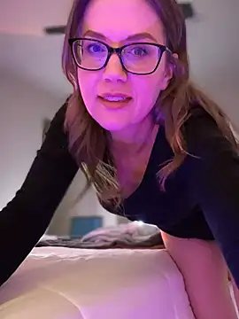Snapshot of MaiseKnox chatting on January 2025 12:20:01 AM MaiseKnox online show from January 2025 12:20:01 AM