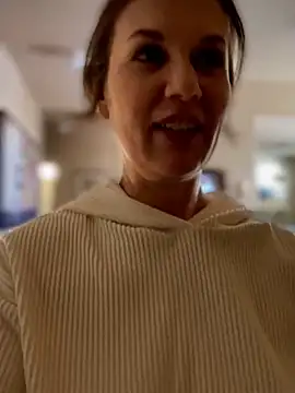 MaiseKnox online show from March 2026 07:52:02 PM