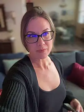 MaiseKnox online show from November 2025 10:02:01 PM