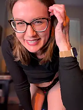 MaiseKnox online show from July 2026 11:11:01 PM