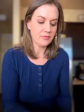 MaiseKnox online show from March 2026 08:59:01 PM