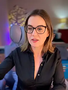 MaiseKnox online show from May 2026 10:13:02 PM