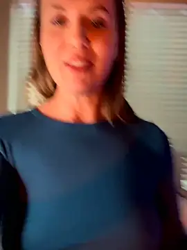 MaiseKnox online show from February 2026 10:10:02 PM