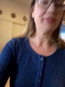 MaiseKnox online show from March 2026 10:14:01 PM