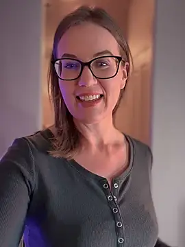 MaiseKnox online show from November 2025 10:04:02 PM