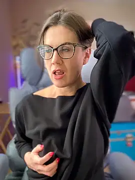 MaiseKnox online show from March 2026 06:26:01 PM