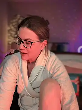 Snapshot of MaiseKnox chatting on January 2025 12:17:02 AM MaiseKnox online show from January 2025 12:17:02 AM
