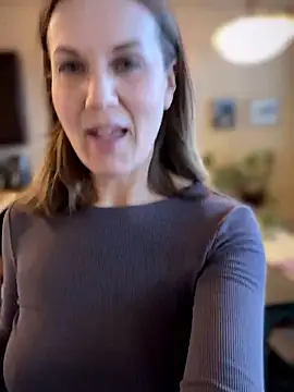 MaiseKnox online show from March 2026 12:05:01 AM