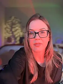 Snapshot of MaiseKnox chatting on March 2025 02:46:01 AM MaiseKnox online show from March 2025 02:46:01 AM