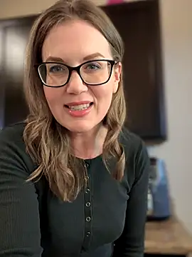 Snapshot of MaiseKnox chatting on October 2025 10:22:02 PM MaiseKnox online show from October 2025 10:22:02 PM