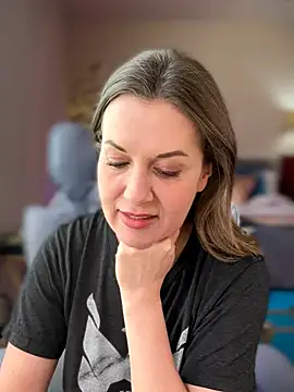 MaiseKnox online show from March 2026 06:20:02 PM