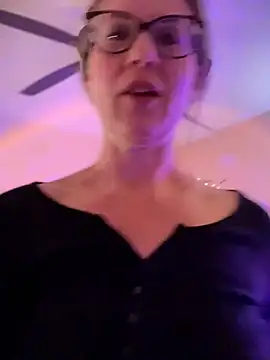 MaiseKnox online show from February 2026 10:40:02 PM