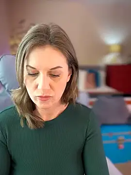 MaiseKnox online show from April 2026 06:25:02 PM