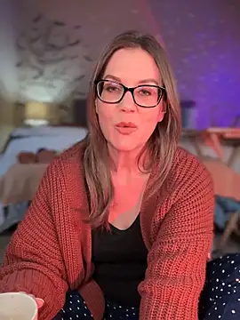 Snapshot of MaiseKnox chatting on March 2025 11:59:02 PM MaiseKnox online show from March 2025 11:59:02 PM