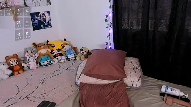 Snapshot of emma_trevorr chatting on February 2025 06:12:01 PM emma trevorr online show from February 2025 06:12:01 PM