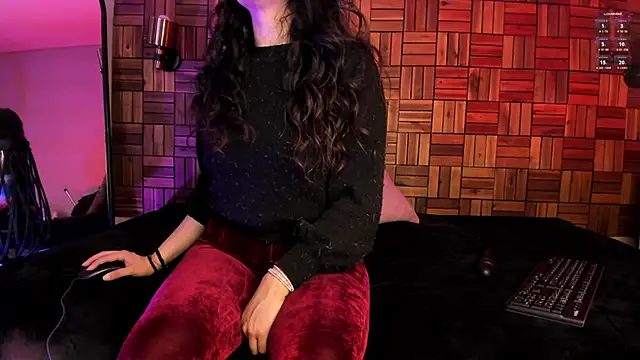 Snapshot of veronicafalcon chatting on December 2024 05:54:02 PM veronicafalcon online show from December 2024 05:54:02 PM