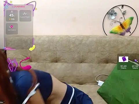 miss tinnymafe online show from December 2025 12:26:02 AM