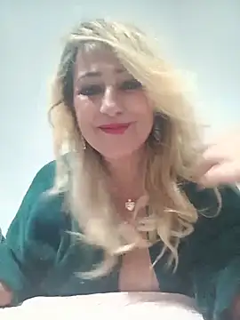 Snapshot of vivifernades chatting on June 2026 02:29:01 PM vivifernades online show from June 2026 02:29:01 PM