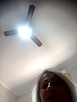 Snapshot of vivifernades chatting on February 2026 12:18:02 PM vivifernades online show from February 2026 12:18:02 PM