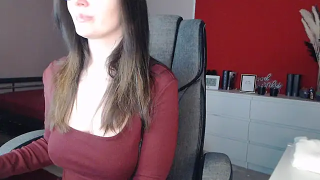 Alina Lamour online show from February 2026 07:24:01 PM