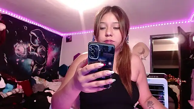 lil daisy7 online show from October 2025 03:00:01 AM