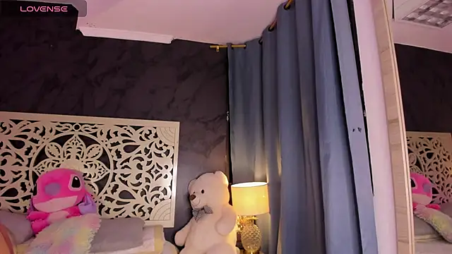 Vivi prinncess online show from May 2026 11:15:02 PM