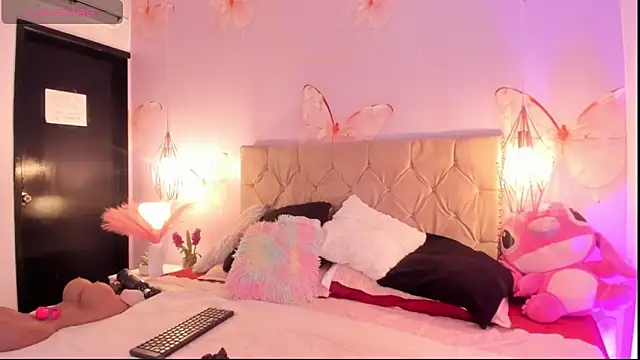 Vivi prinncess online show from April 2026 04:57:02 PM