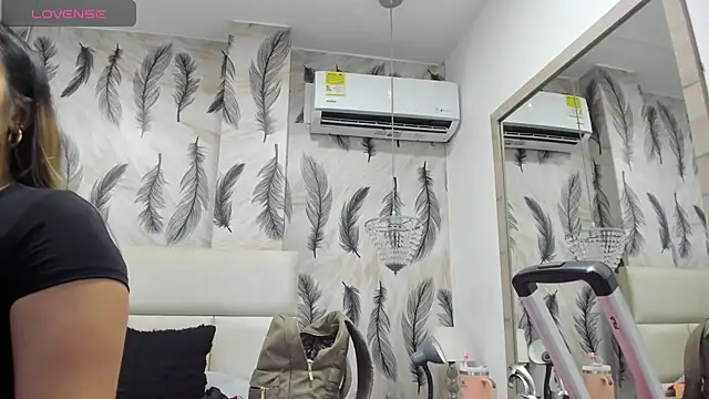 Vivi prinncess online show from October 2025 02:11:01 AM