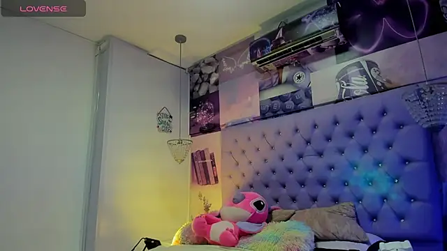 Snapshot of Vivi_prinncess chatting on March 2025 02:45:01 AM Vivi prinncess online show from March 2025 02:45:01 AM
